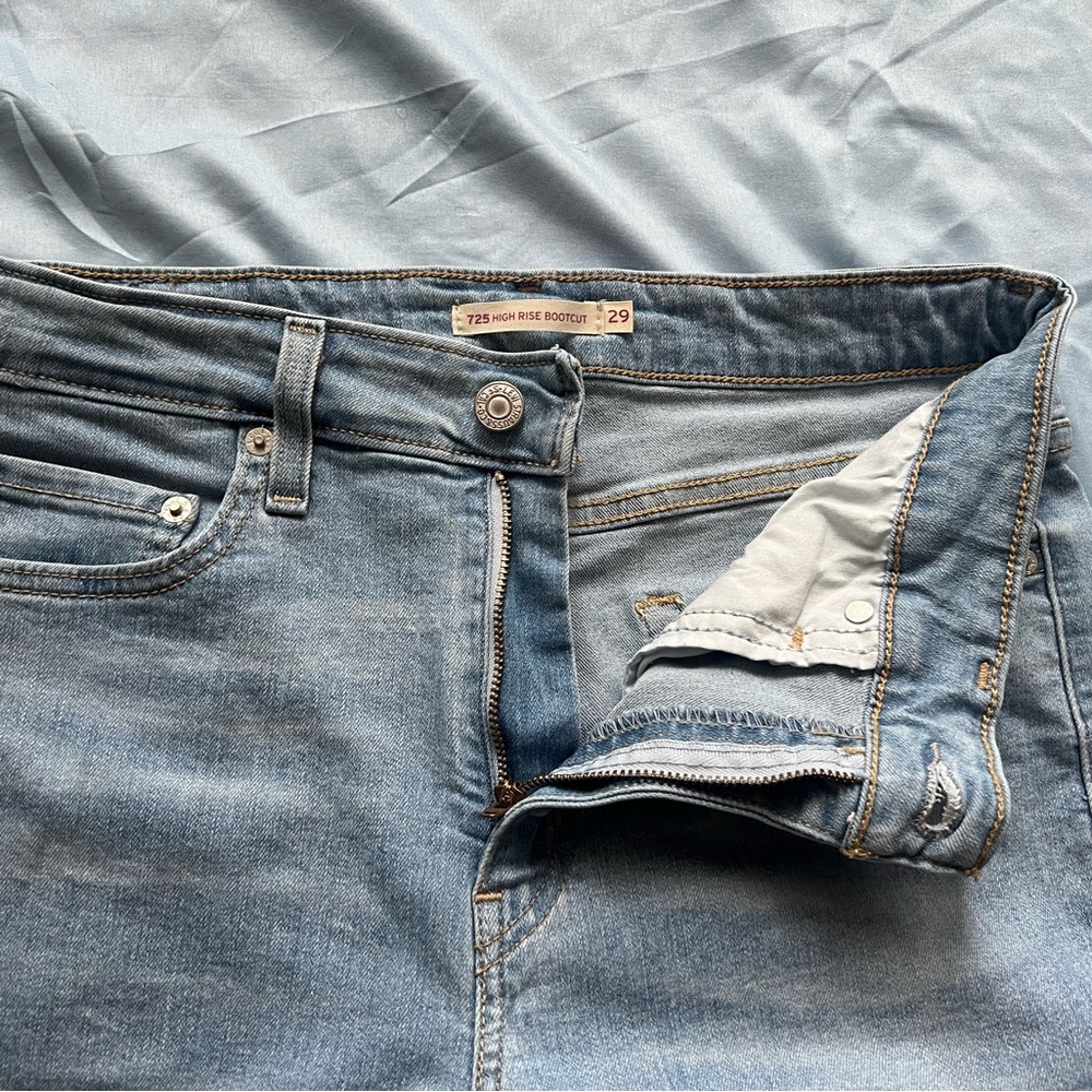 Levis 725 high rise bootcut jean - Picture 4 of 4